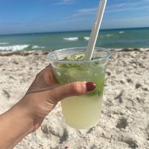 Meet your Posher, Yael